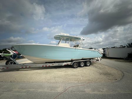 Cobia 350-CENTER-CONSOLE image