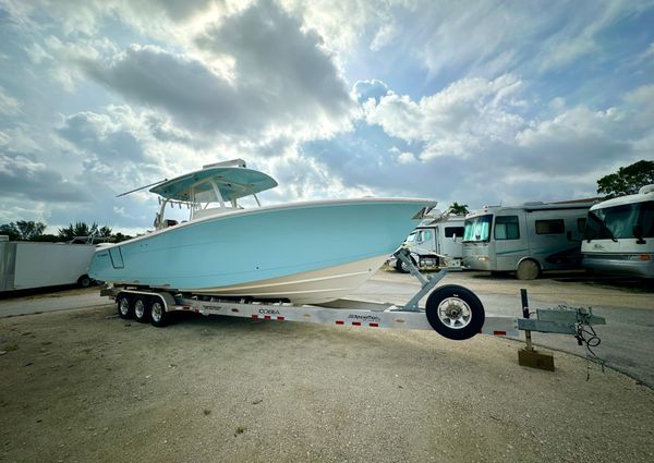 Cobia 350-CENTER-CONSOLE image