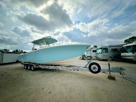 Cobia 350-CENTER-CONSOLE image