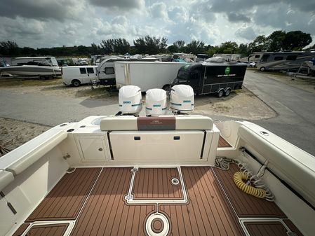 Cobia 350-CENTER-CONSOLE image