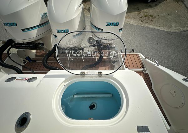 Cobia 350-CENTER-CONSOLE image