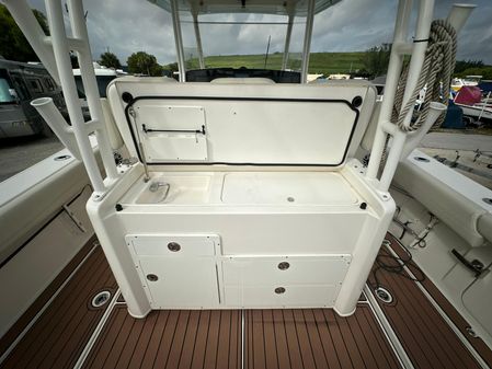 Cobia 350-CENTER-CONSOLE image