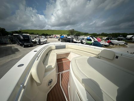 Cobia 350-CENTER-CONSOLE image