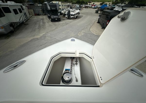 Cobia 350-CENTER-CONSOLE image