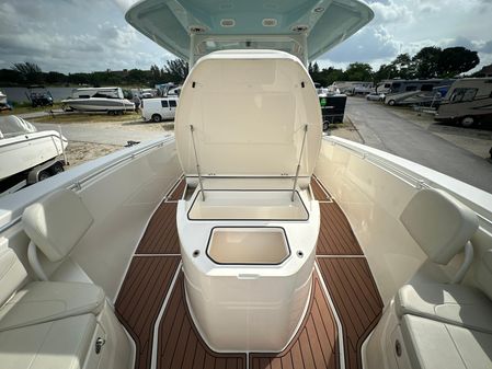 Cobia 350-CENTER-CONSOLE image