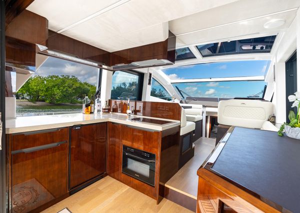 Galeon 47 Sky image