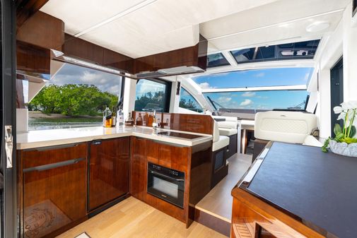 Galeon 47 Sky image