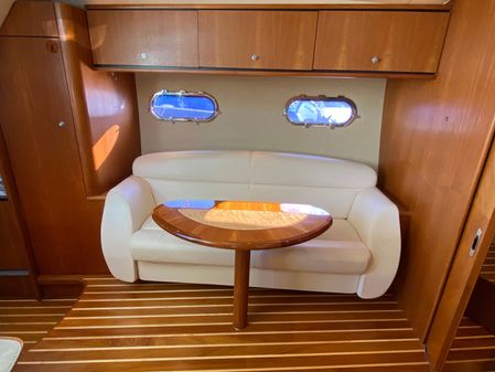 Tiara Yachts 3900 Sovran image