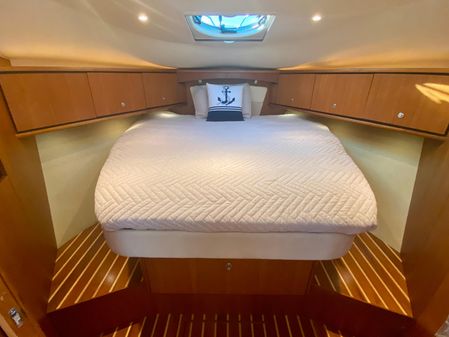 Tiara Yachts 3900 Sovran image