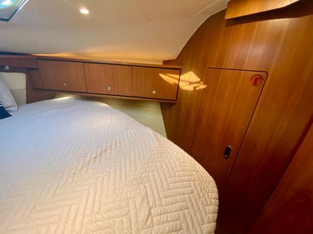 Tiara Yachts 3900 Sovran image