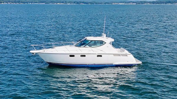 Tiara Yachts 3900 Sovran 