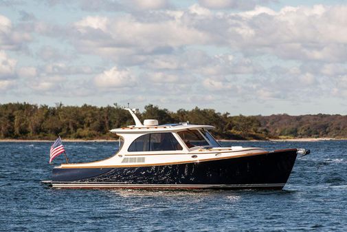 Hinckley Picnic Boat 40 image