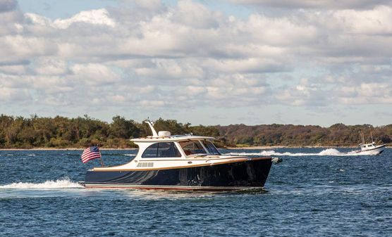 Hinckley Picnic Boat 40 image