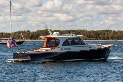 Hinckley Picnic Boat 40 image