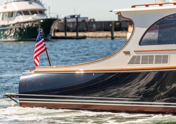 Hinckley Picnic Boat 40 image