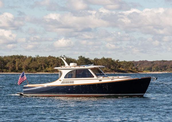 Hinckley Picnic Boat 40 image