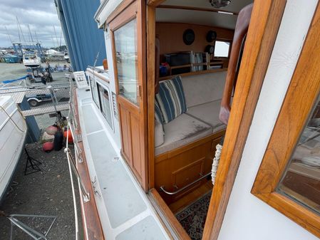 Sundowner-tug 32-TRAWLER image