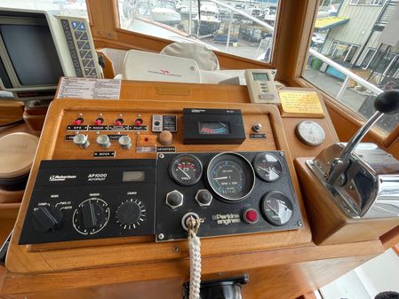 Sundowner-tug 32-TRAWLER image