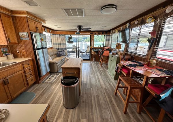 Stardust-cruisers HOUSEBOAT image