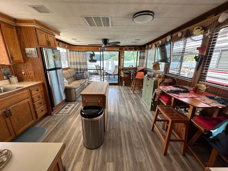 Stardust-cruisers HOUSEBOAT image