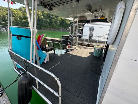 Stardust-cruisers HOUSEBOAT image