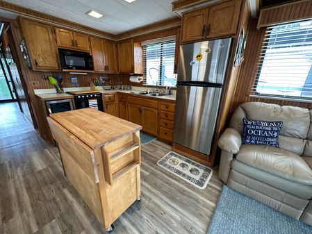 Stardust-cruisers HOUSEBOAT image