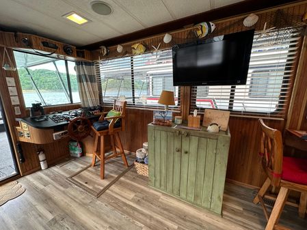 Stardust-cruisers HOUSEBOAT image