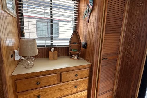 Stardust-cruisers HOUSEBOAT image