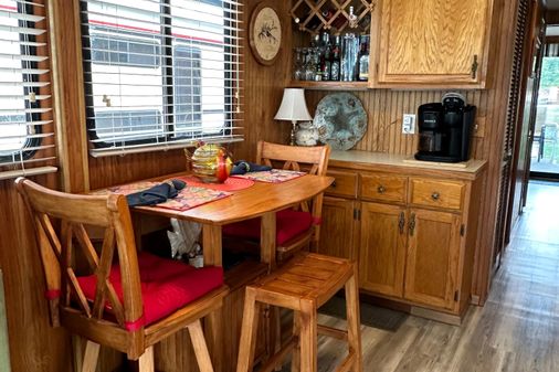 Stardust-cruisers HOUSEBOAT image