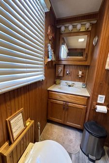 Stardust-cruisers HOUSEBOAT image