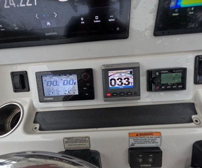 Regulator 34 Center Console image