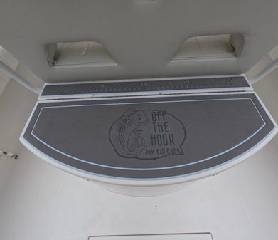 Regulator 34 Center Console image