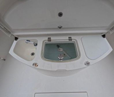 Regulator 34 Center Console image