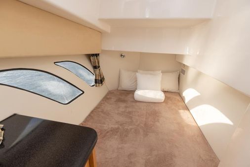 Intrepid 475 Sport Yacht image