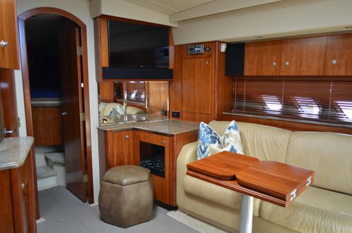 Cruisers Yachts 460 Express image