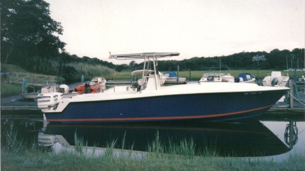 Contender Cuddy, Center Console