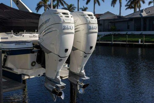 Sea Ray SLX310OB image