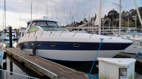 Maxum 42 Sport Yacht 