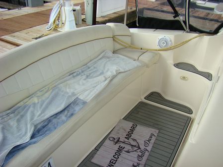 Rinker 342 Fiesta Vee image