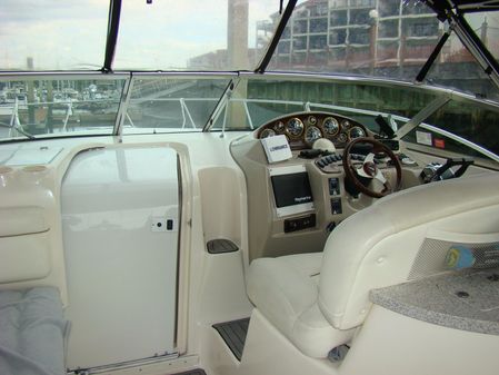 Rinker 342 Fiesta Vee image