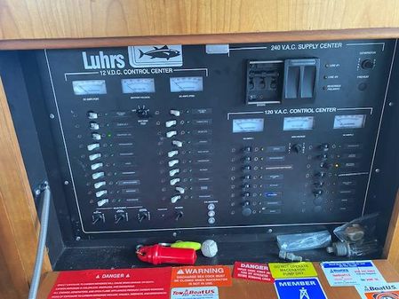 Luhrs 36-CONVERTIBLE image