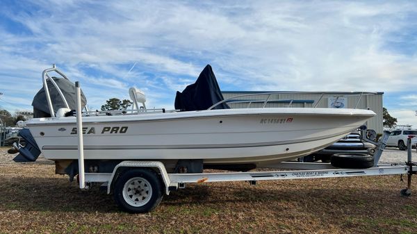 Sea Pro 180 Center Console