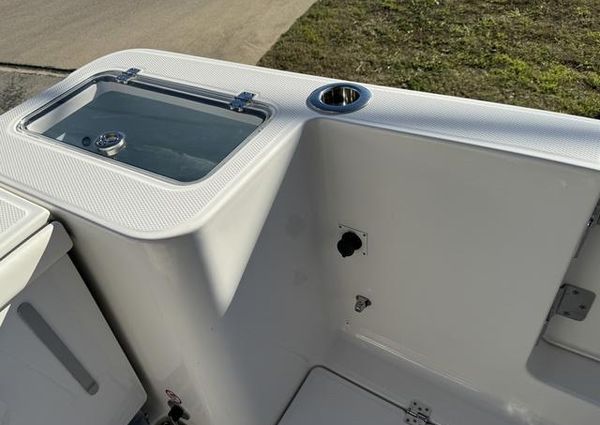 Robalo 360 image