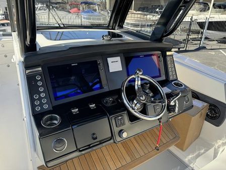 Robalo 360 image