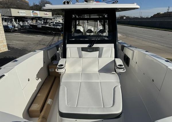 Robalo 360 image