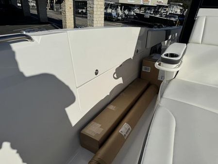 Robalo 360 image