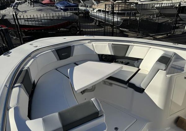 Robalo 360 image