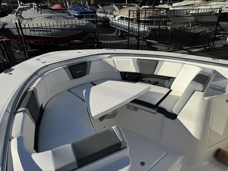 Robalo 360 image