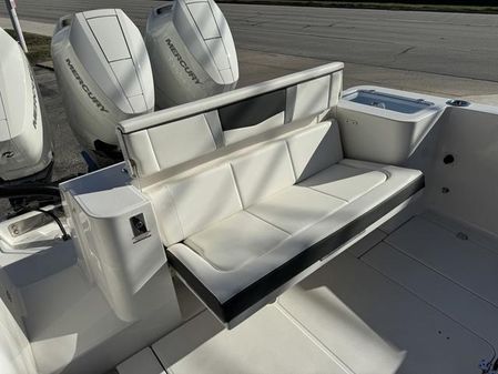 Robalo 360 image