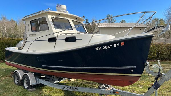 Eastern 248 Islander